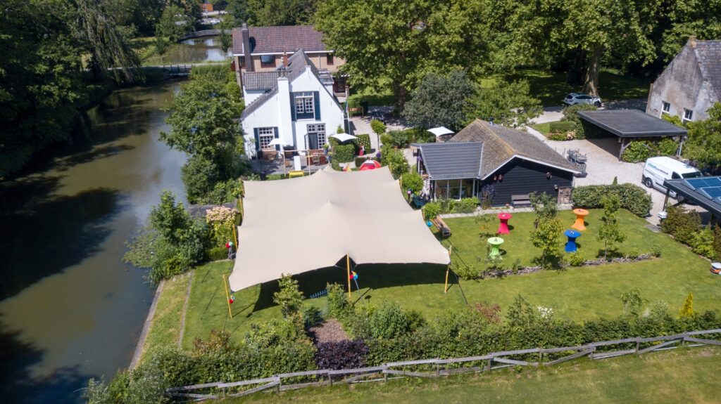 Tentforce Stretchtent 10 x 15m tuin